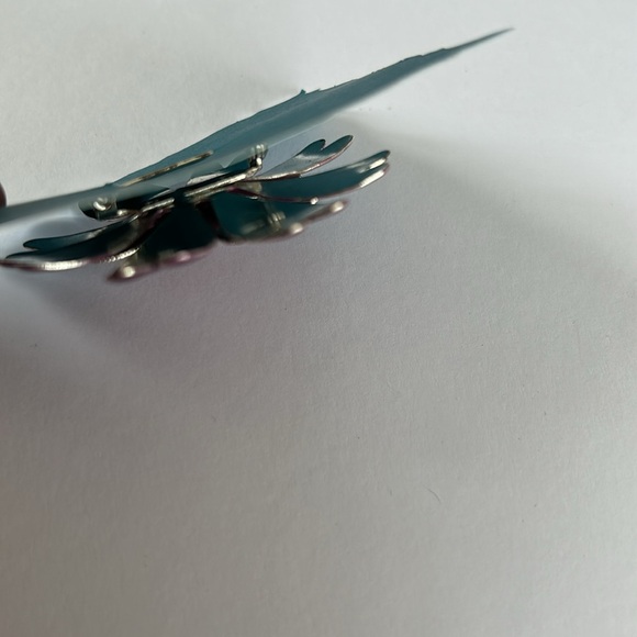 Beautiful Lightweight Purple 🌸Flower Brooch/Pin - Picture 5 of 5